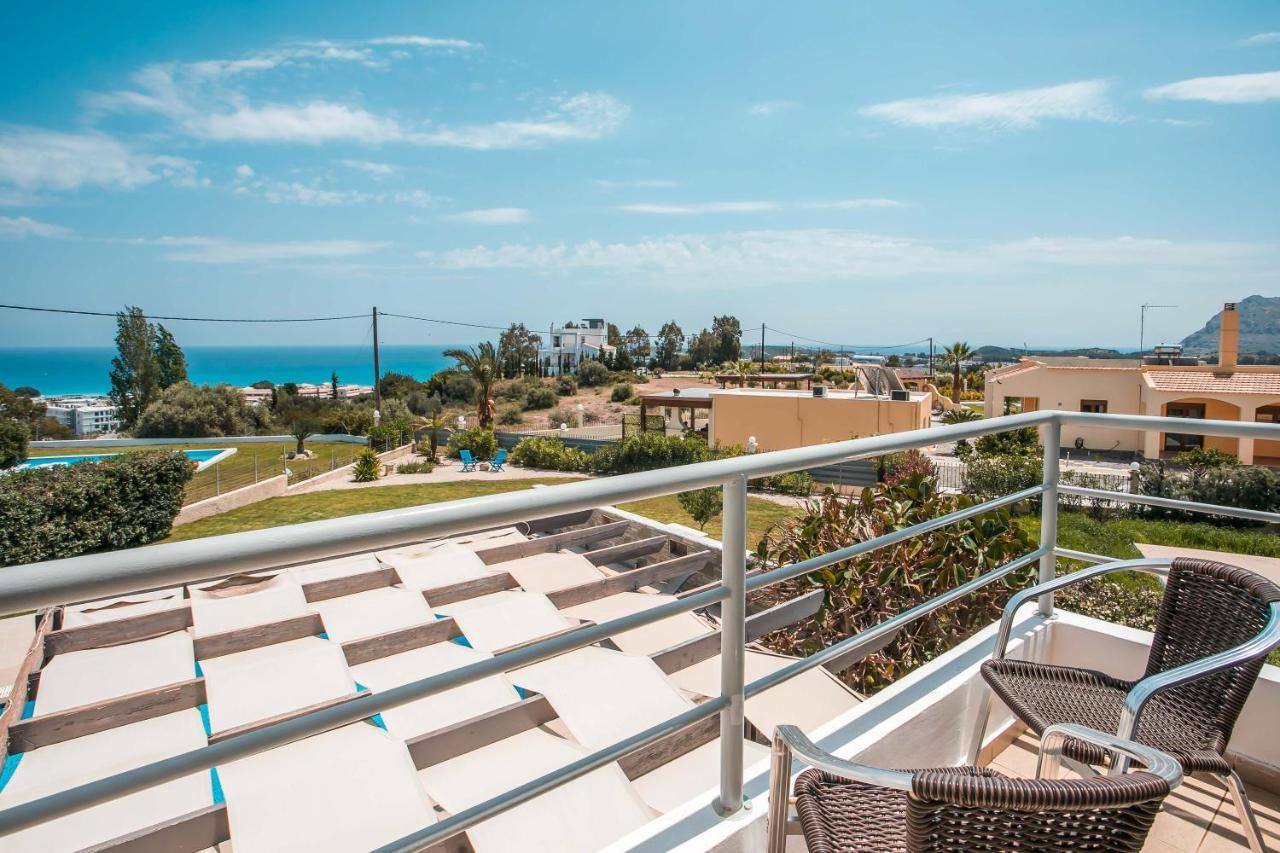 Luxury Villa Petalutha 科林比亚 外观 照片