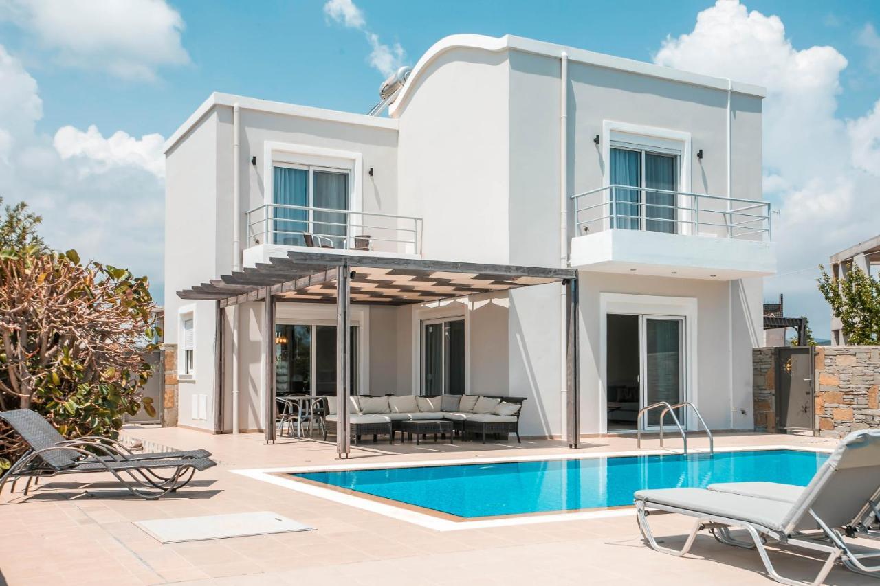 Luxury Villa Petalutha 科林比亚 外观 照片