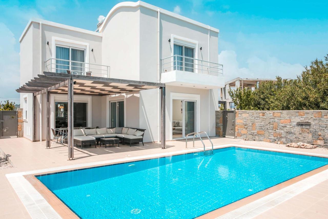 Luxury Villa Petalutha 科林比亚 外观 照片