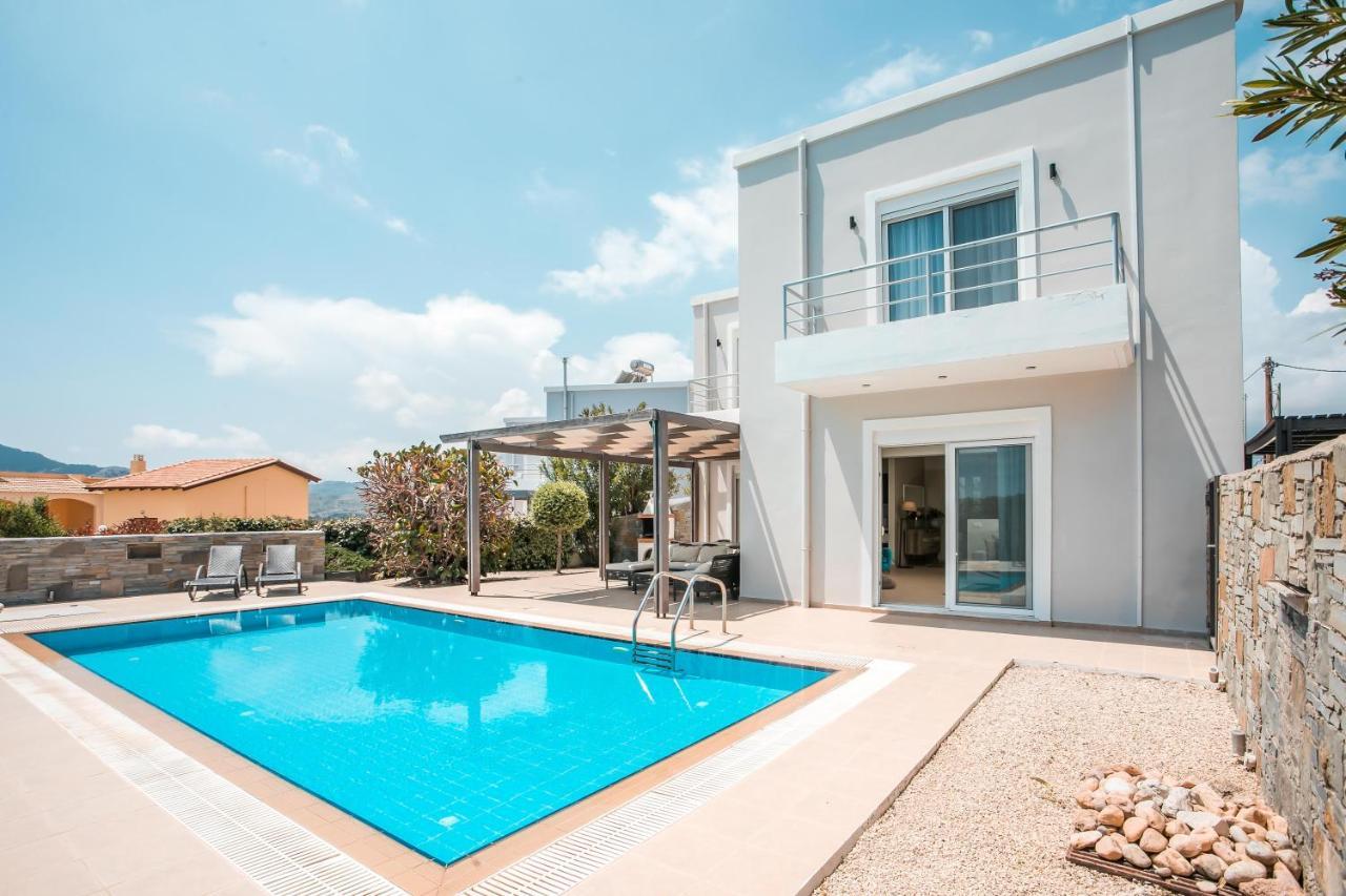Luxury Villa Petalutha 科林比亚 外观 照片