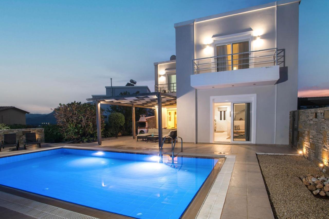 Luxury Villa Petalutha 科林比亚 外观 照片
